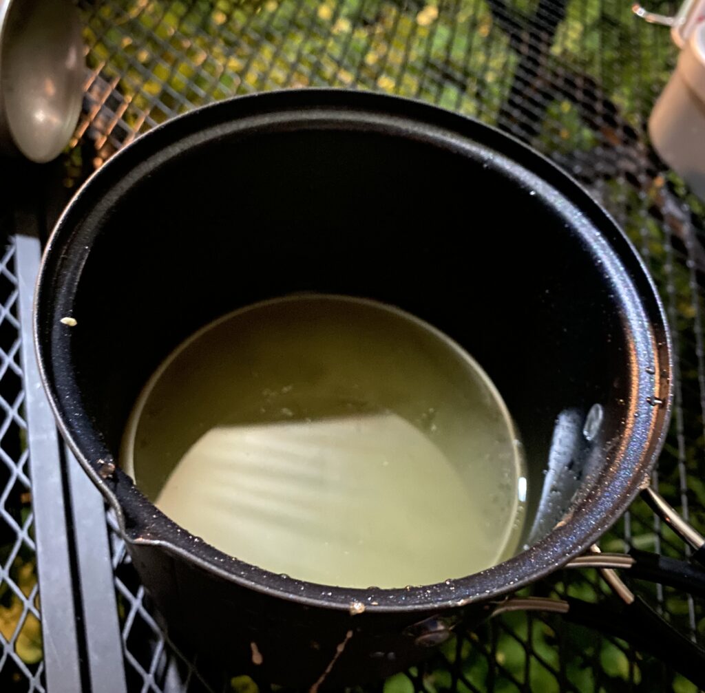 キャンプ　油　