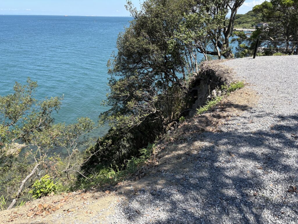 豊国崎オートキャンプ場 崖