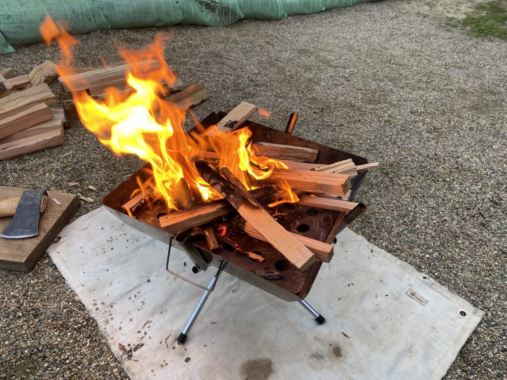 ユニフレーム  ファイアグリル  焚き火台