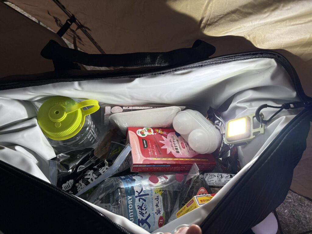 キャンプ　クーラーボックス
