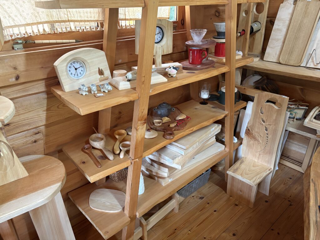 TAKUMIキャンプフィールドの手作り工芸品
