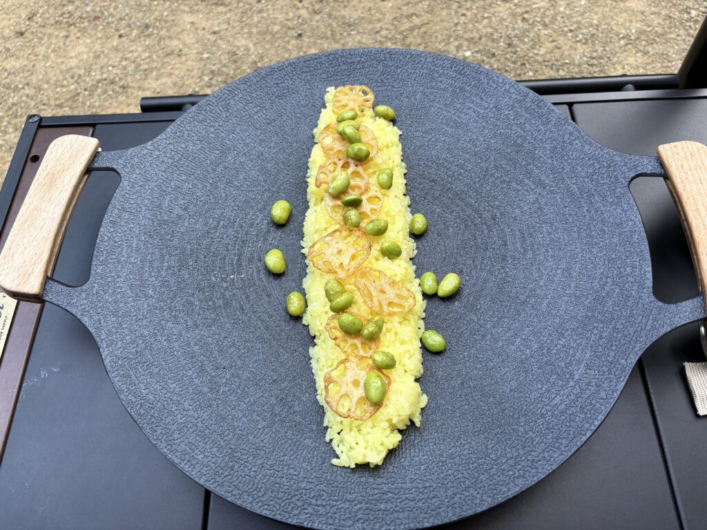 堤防ご飯の盛りつけ